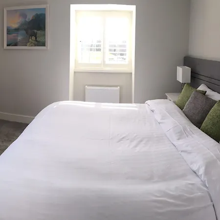 The Red & Stables Слайго