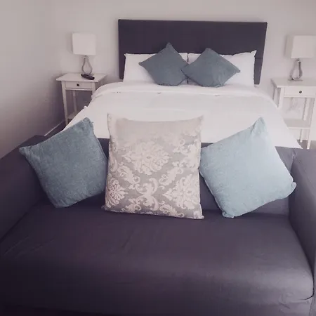 Гостевой дом The Red & Stables