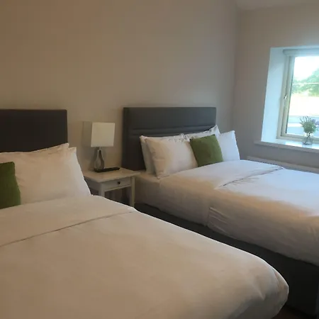 The Red & Stables Гостевой дом