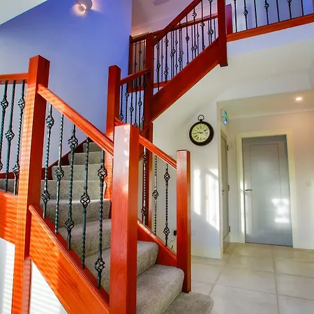 The Red & Stables 3* スライゴ