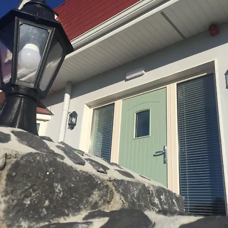 ゲストハウス The Red & Stables 3*