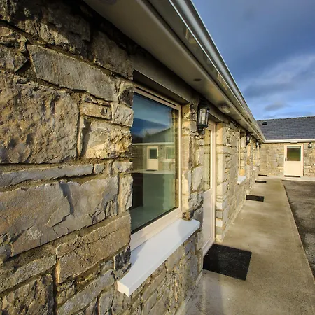 The Red & Stables 3* スライゴ