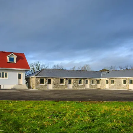 The Red & Stables Гостевой дом 3*