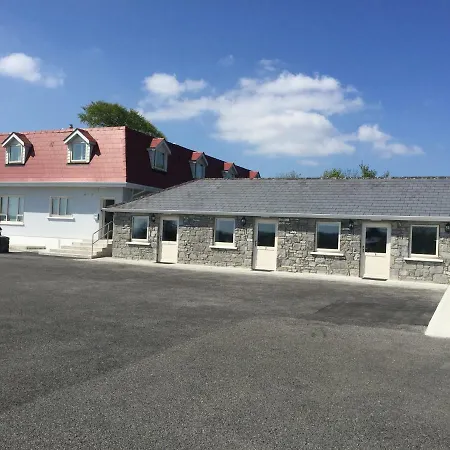 ゲストハウス The Red & Stables 3*