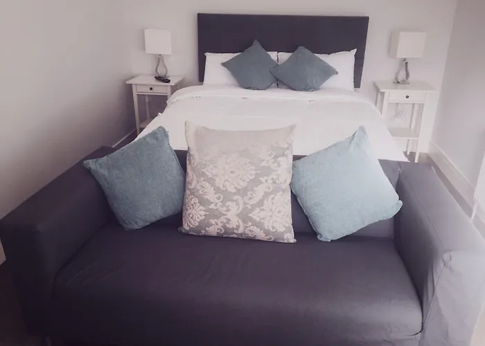 게스트하우스 The Red & Stables