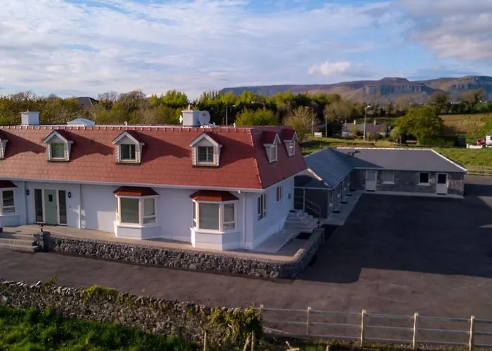 The Red & Stables 게스트하우스 3*